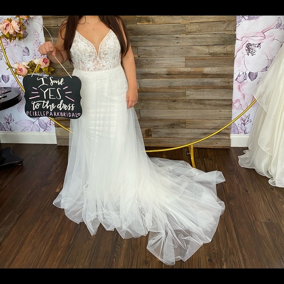 New never worn never altered lace Mori Lee wedding dress - Picture 2 of 2